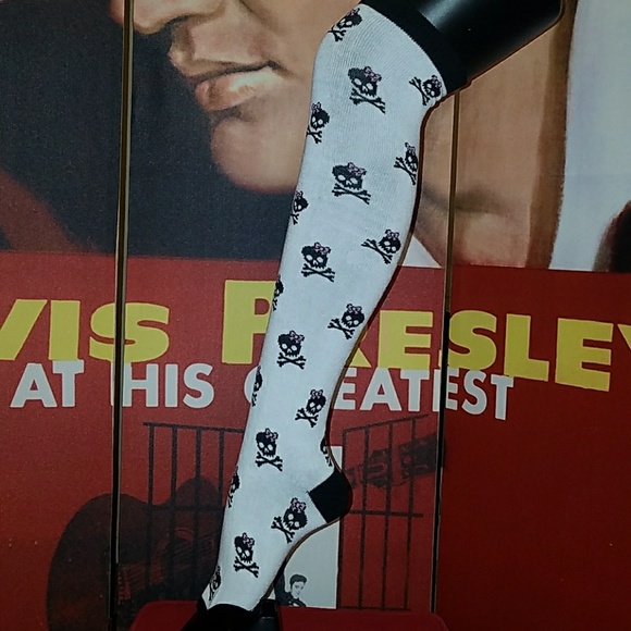 Sourpuss Girlie Skulls Knee Socks Crossbones Bow - Picture 5 of 6